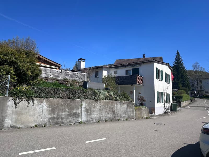 Charming 4.5-room single-family house in a quiet location in Zuzgen (3)