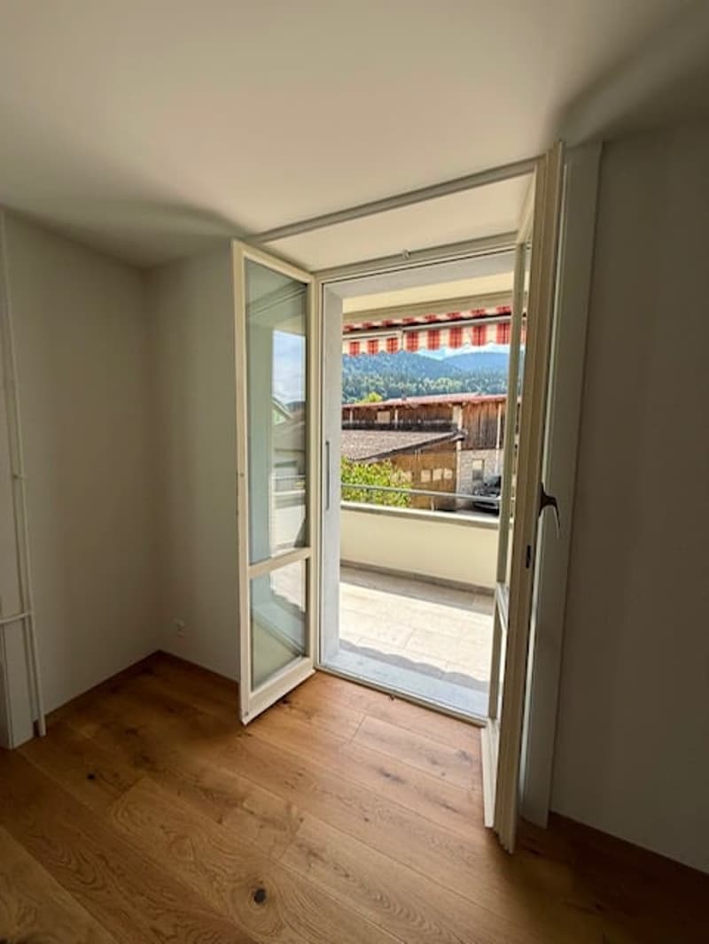 Appartement lumineux de 3 pièces avec balcon à Môtiers / Val-de-Travers (6)