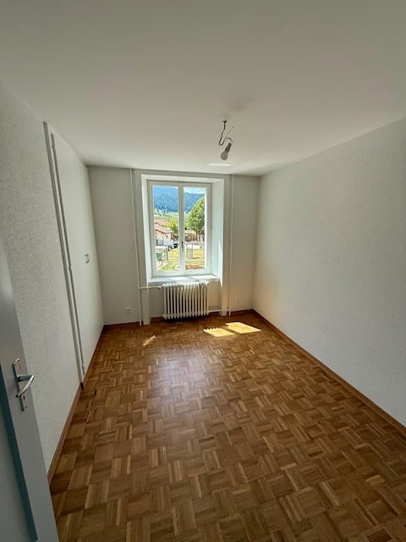 Appartement lumineux de 3 pièces avec balcon à Môtiers / Val-de-Travers (3)