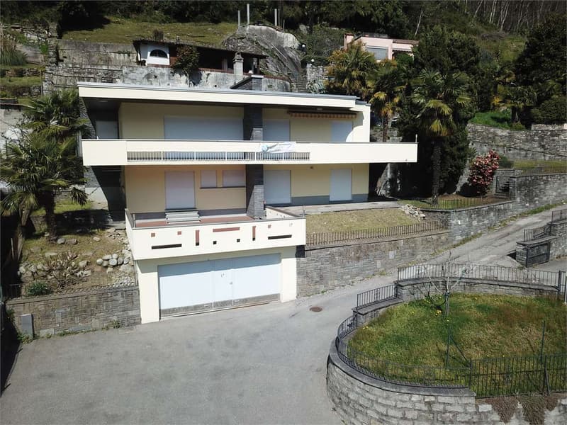 Villa in privileged position with castle view (2)