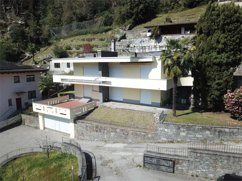 Villa in privileged position with castle view (1)