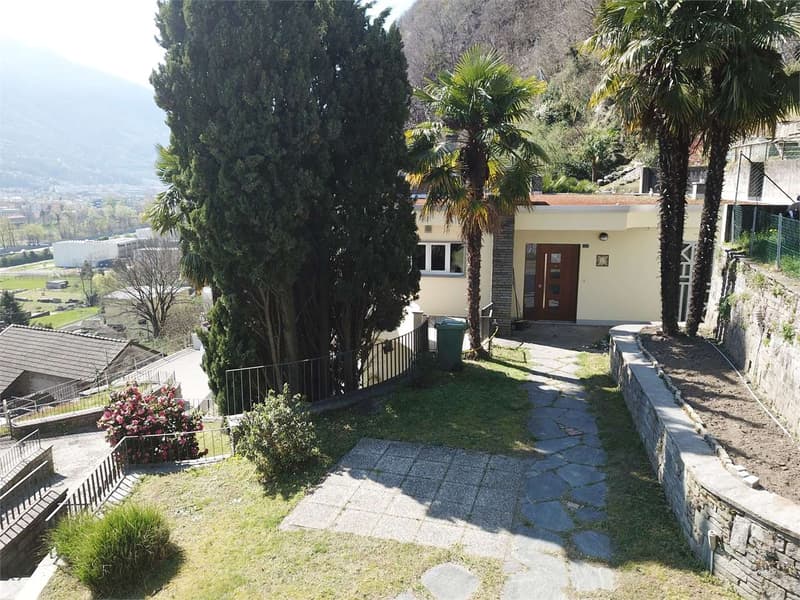 Villa in privileged position with castle view (4)