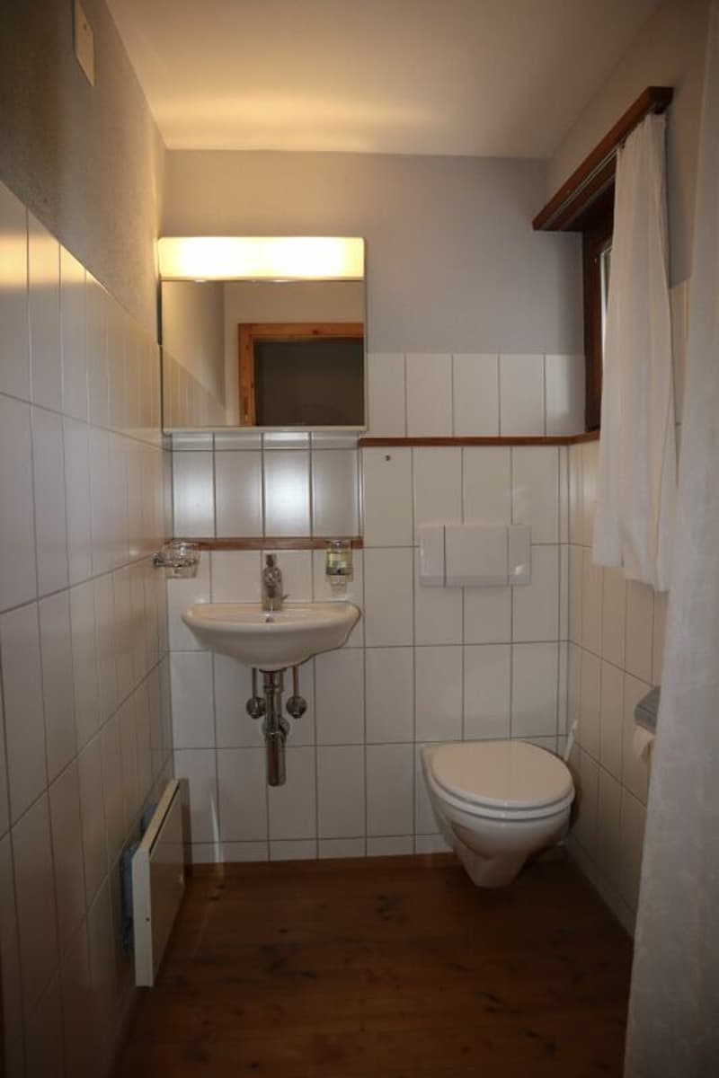 6 - Bedroom Single-Family House in a Very Quiet and Sunny Location (16)
