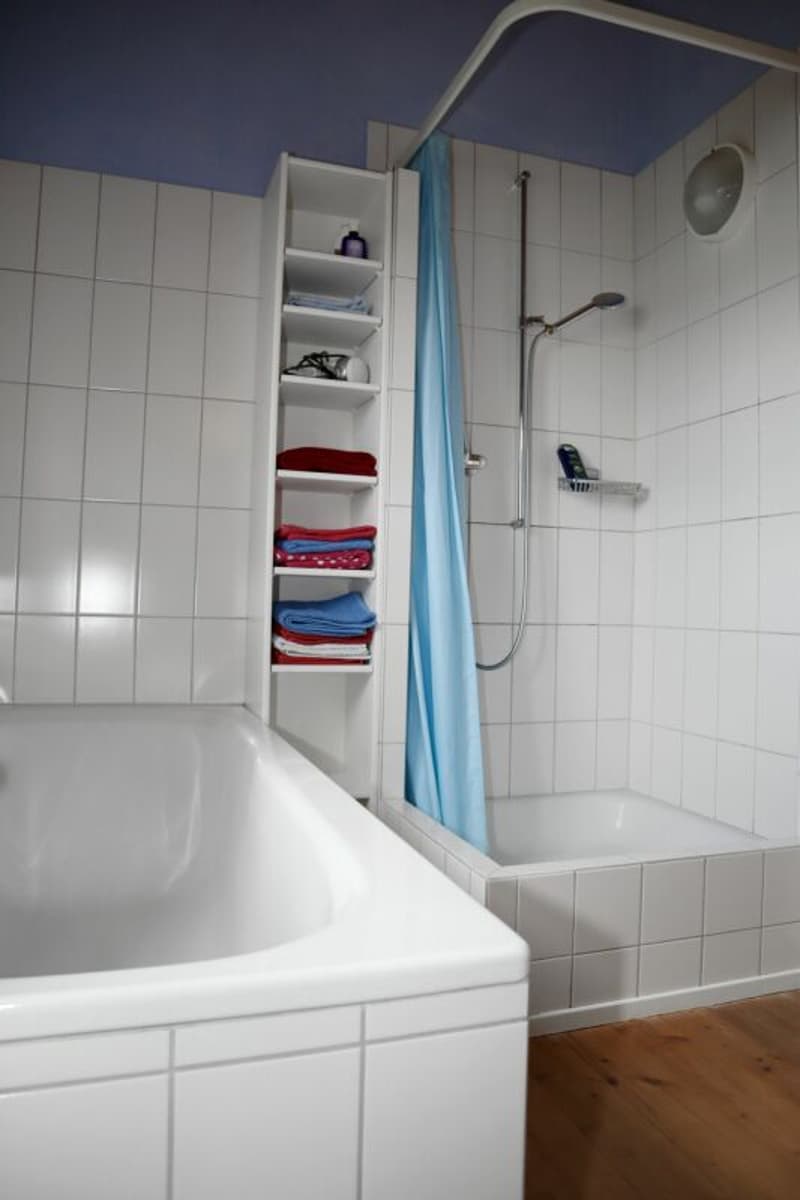 6 - Bedroom Single-Family House in a Very Quiet and Sunny Location (22)