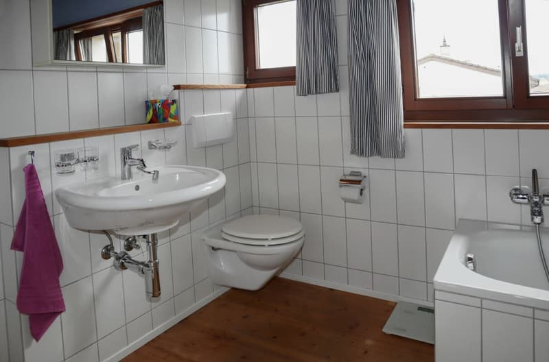 6 - Bedroom Single-Family House in a Very Quiet and Sunny Location (20)