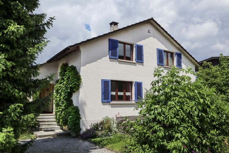 Emplacement très calme et ensoleillé : maison unifamiliale de 6 pièces (1)