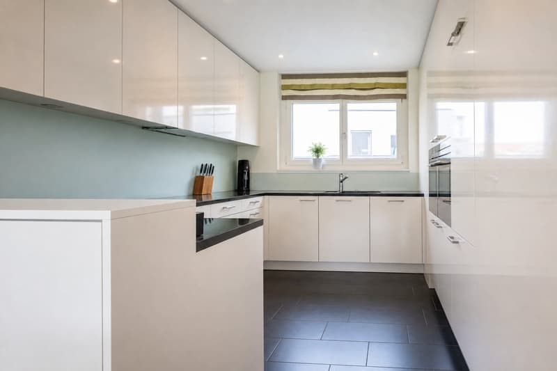 Modern Corner Semi-Detached House with Endless Views (5)