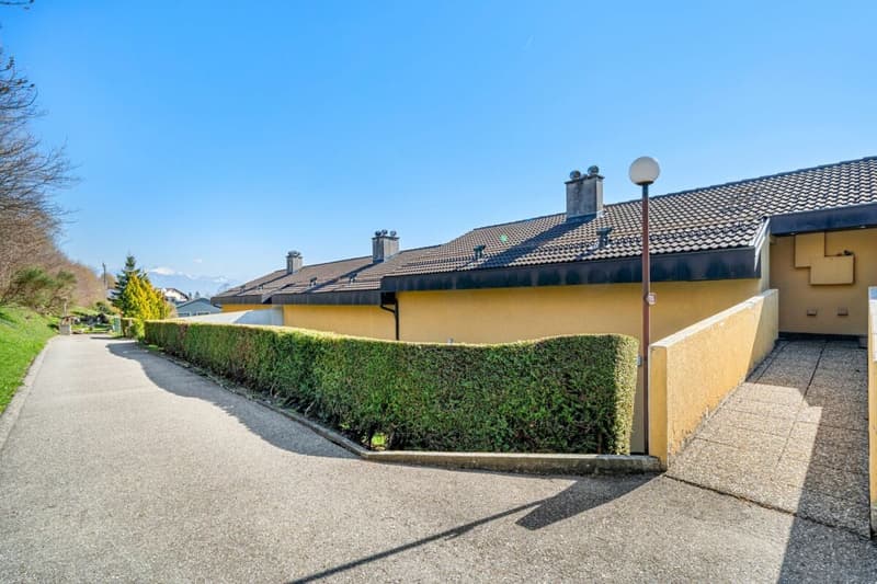 3,5 Zimmer mit Panoramablick auf See & Berge (2)