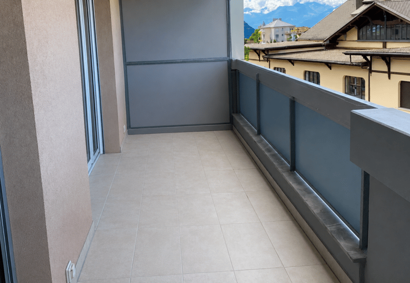 Bel appartement rénové 3.5 pièces avec magnifique vue sur le lac (9)