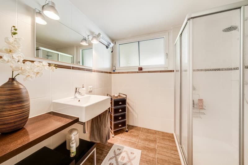 Prächtige Einzelvilla mit 6,5 Zimmern und Swimmingpool (13)