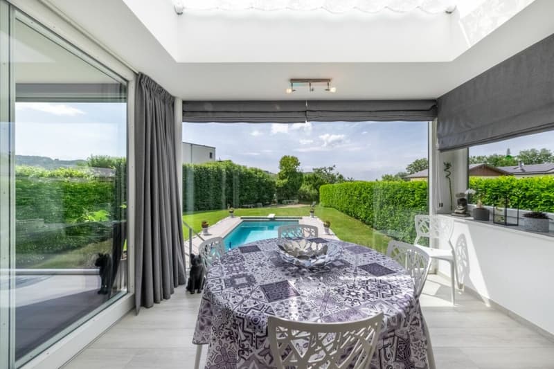 Prächtige Einzelvilla mit 6,5 Zimmern und Swimmingpool (7)