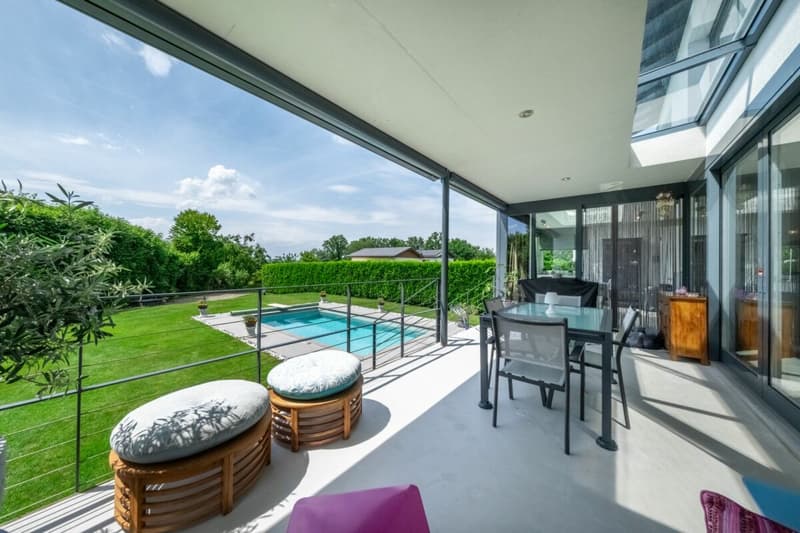 Prächtige Einzelvilla mit 6,5 Zimmern und Swimmingpool (3)