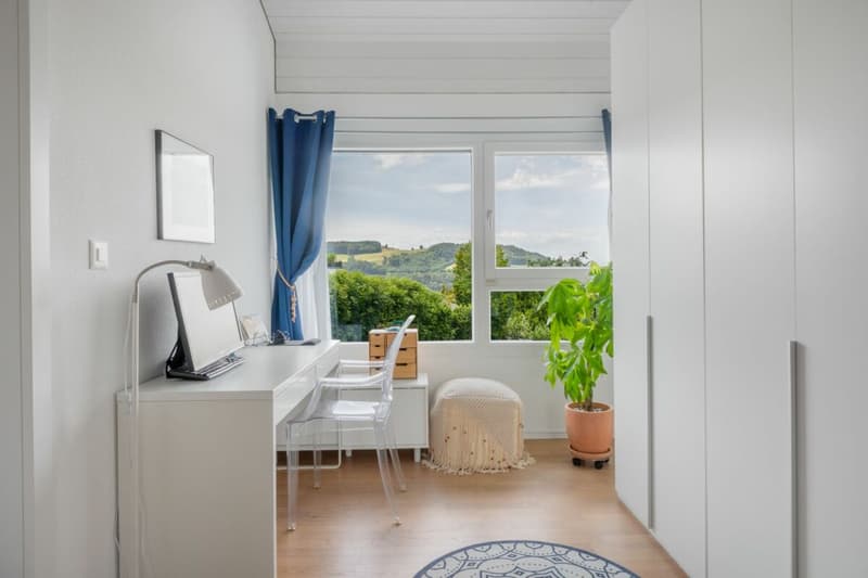 Prächtige Einzelvilla mit 6,5 Zimmern und Swimmingpool (8)