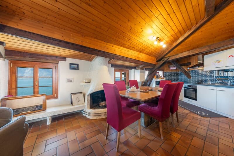 Une maison villageoise de caractère avec vue sur le lac (3)