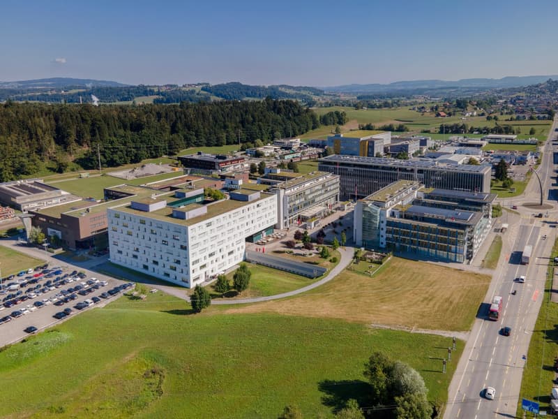 Attractive office space in D4 Business Village Lucerne (1)