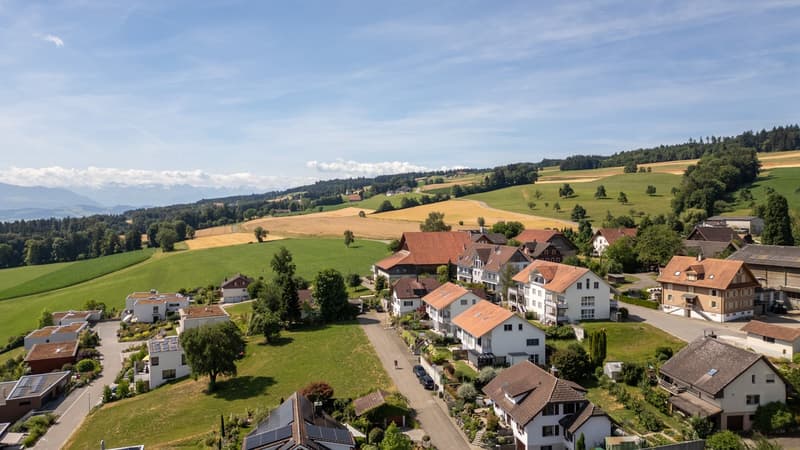 On the sunny side of Freiamt – family home with a far-reaching view (2)