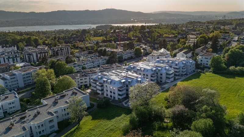 Wohnen mit eigener Dachterrasse – ein Traum über Zürich (1)