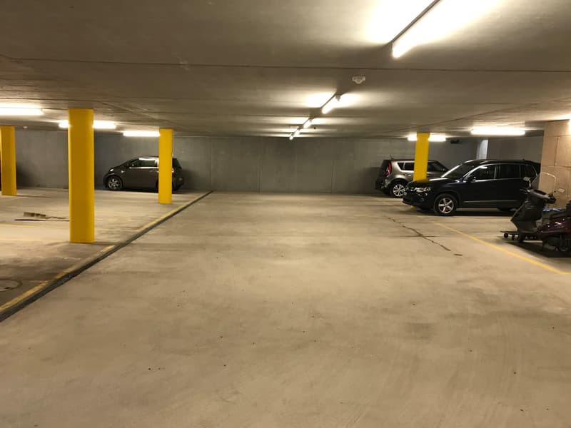 Posto auto in garage sotterraneo in affitto (2)
