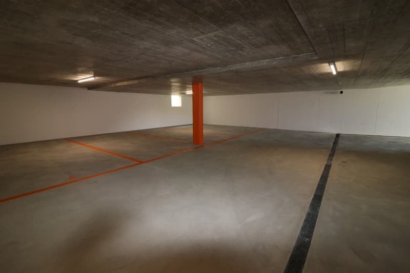 Posto auto in garage sotterraneo in affitto (4)