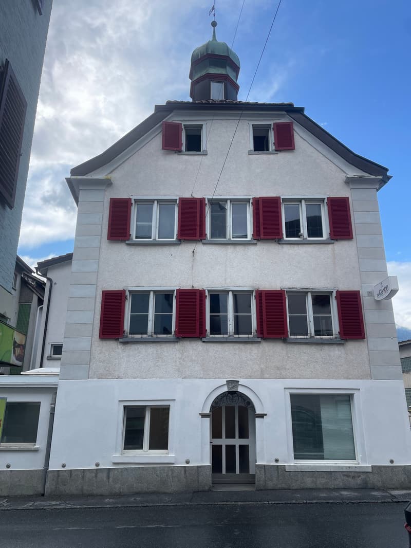 Commercial space directly on the cantonal road in the middle of Zizers in the "Liegenschaft Steinbock" property (5)