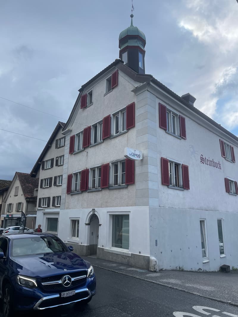 Commercial space directly on the cantonal road in the middle of Zizers in the "Liegenschaft Steinbock" property (6)