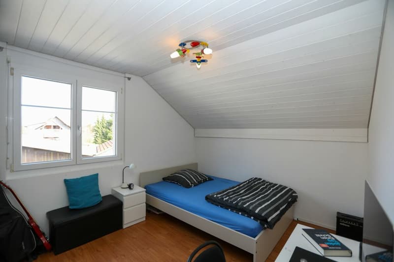 Living in a quiet location: 5.5-room single-family house with spacious garden (9)