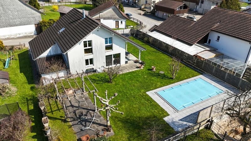 Living in a quiet location: 5.5-room single-family house with spacious garden (1)