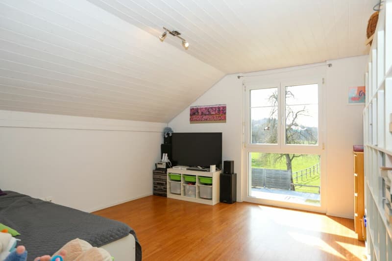 Living in a quiet location: 5.5-room single-family house with spacious garden (8)