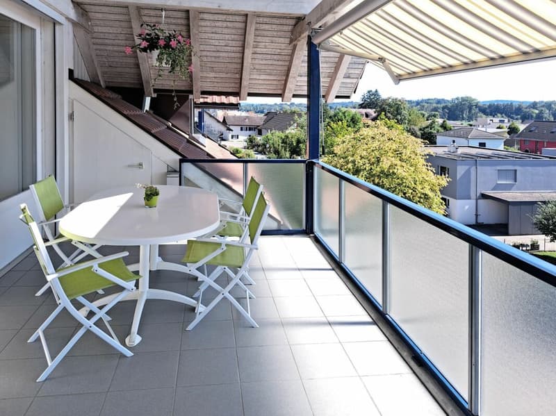 Vivere con una vista panoramica: appartamento mansardato di 5,5 locali a Weinfelden (3)
