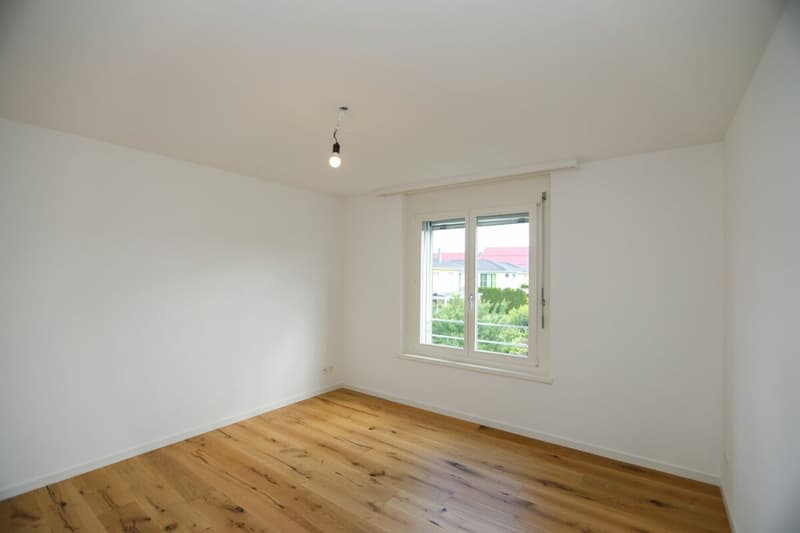 Bright living in a quiet location - freshly renovated 4.5-room apartment (4)