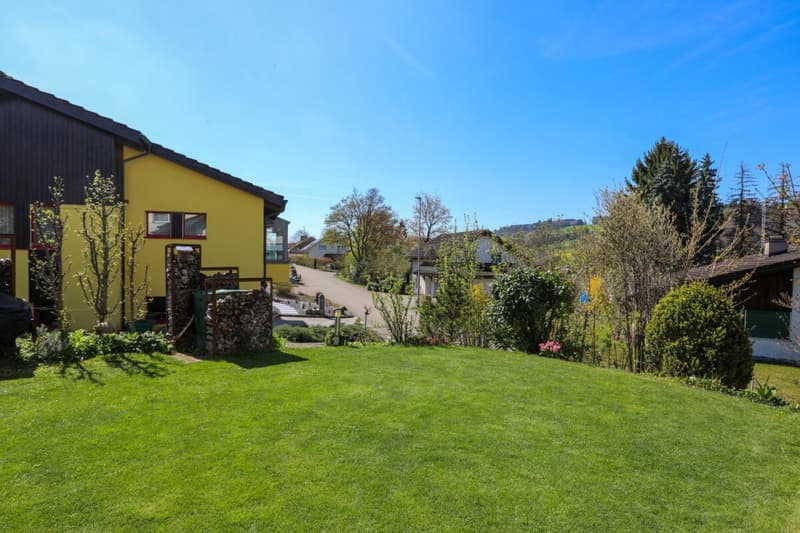 Family-friendly semi-detached house with idyllic garden (3)