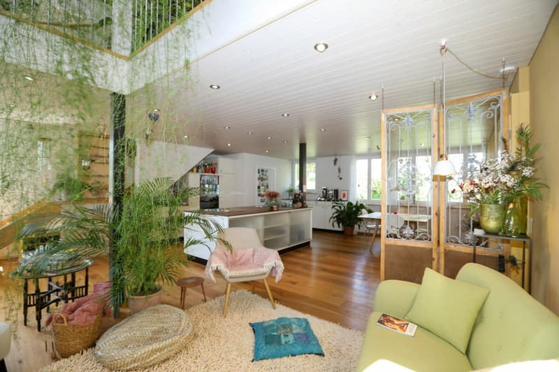 Zweifamilienhaus mit wunderschönem Blumengarten - Ein Liebhaberobjekt! (3)