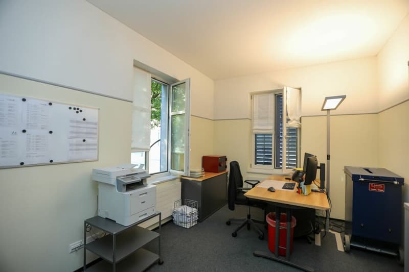 Immeuble commercial à louer en centre-ville (3)