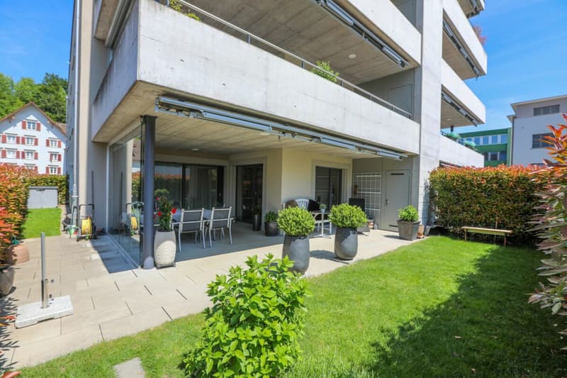 High-quality ground-floor apartment with large garden share (2)