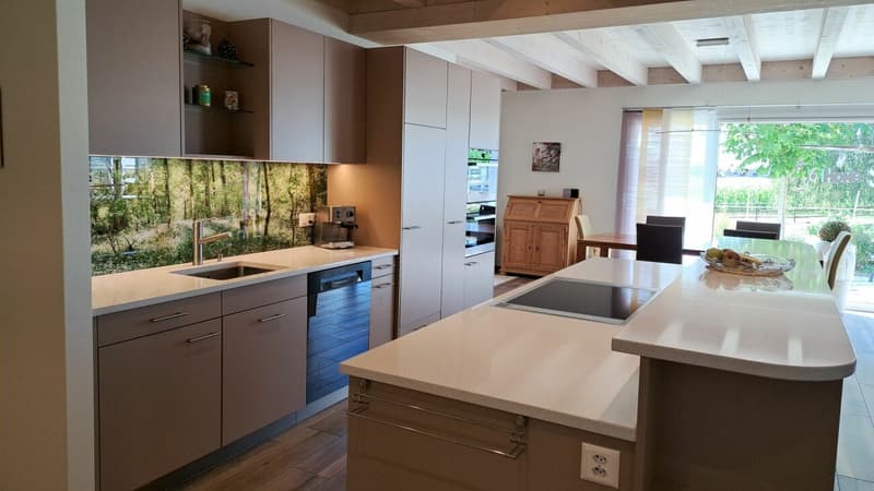 Wohnen im Grünen - hochwertiger 4.5-Zimmer Hausteil mit idyllischem Garten (2)