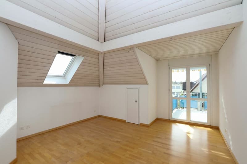 Dachwohnung mit Galerie direkt am Bahnhof (6)