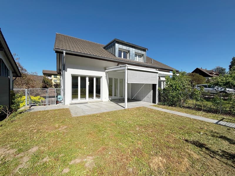 Modern 5.5-room semi-detached house with garden and plenty of light in Neuenhof (1)