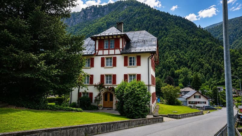 Casa polivalente in affitto a Linthal (1)