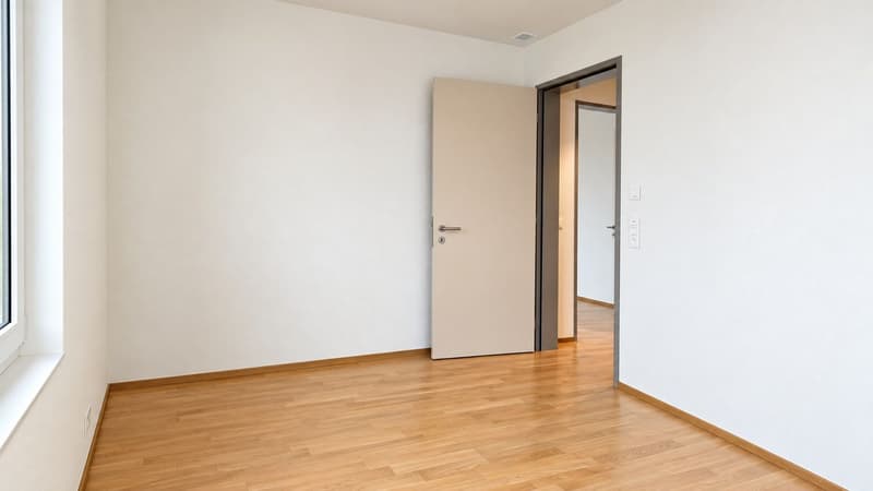 Moderne helle 3.5-Zimmer Wohnung mit Blick in Siebnen (6)