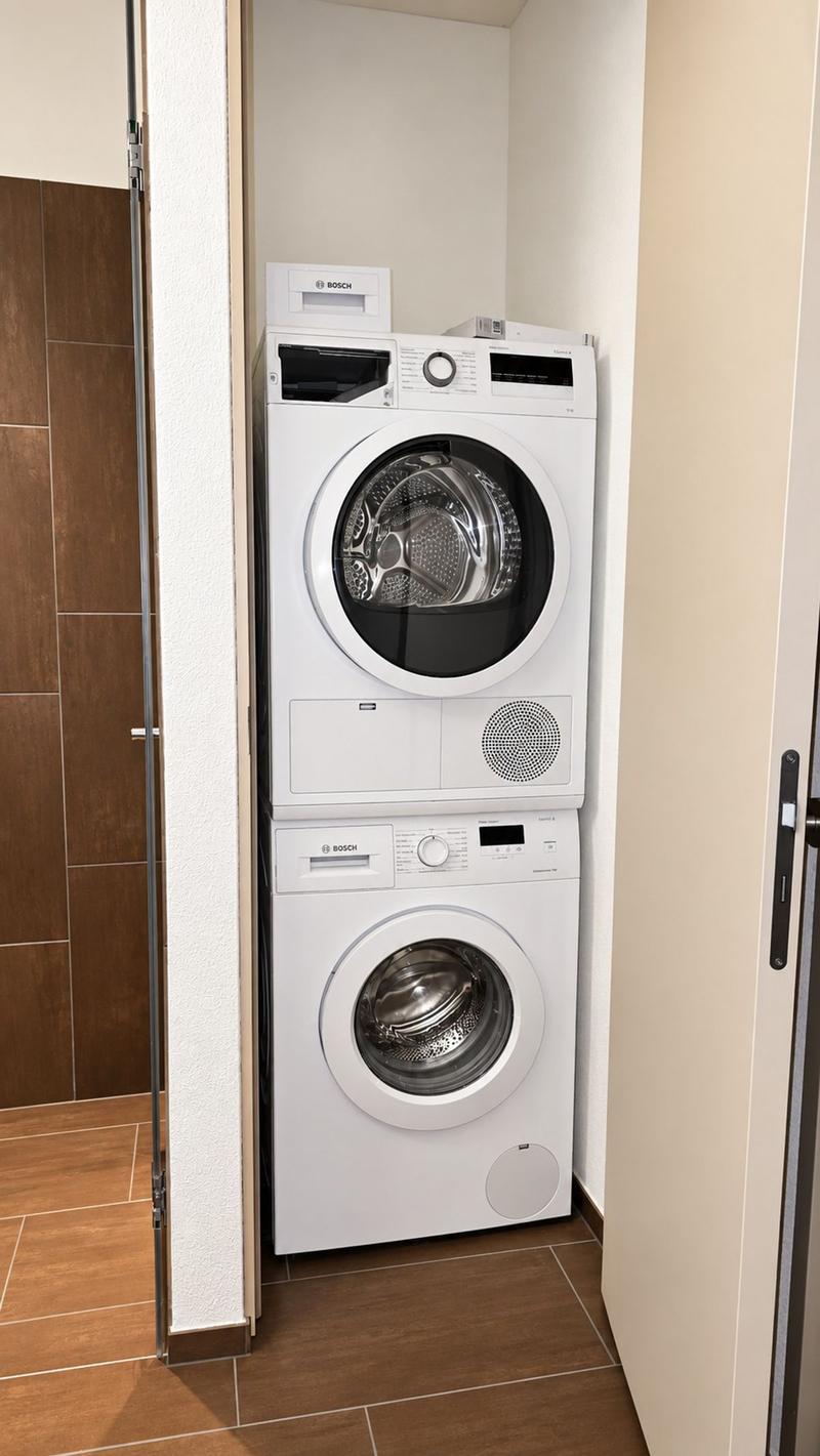 Moderne helle 3.5-Zimmer Wohnung mit Blick in Siebnen (10)