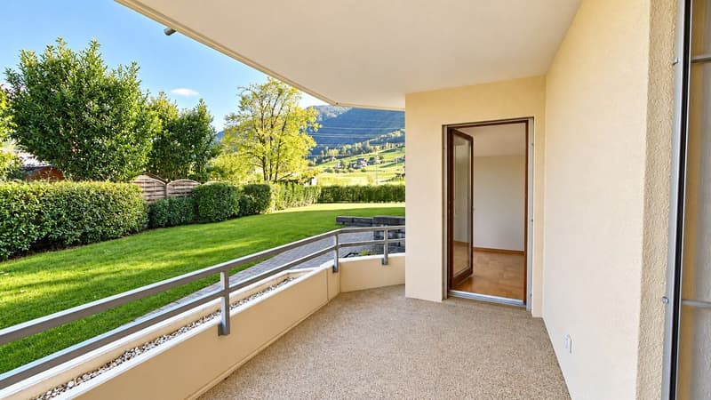 Zentrale 2.5 Zimmer-Wohnung mit Cheminée (3)