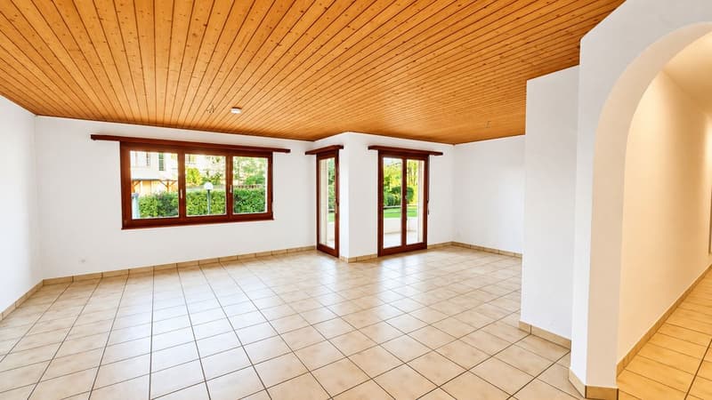 Zentrale 2.5 Zimmer-Wohnung mit Cheminée (2)