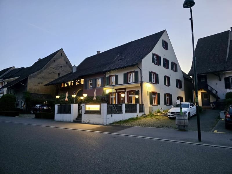 Charmantes Restaurant im historischen Zentrum von Muttenz (1)