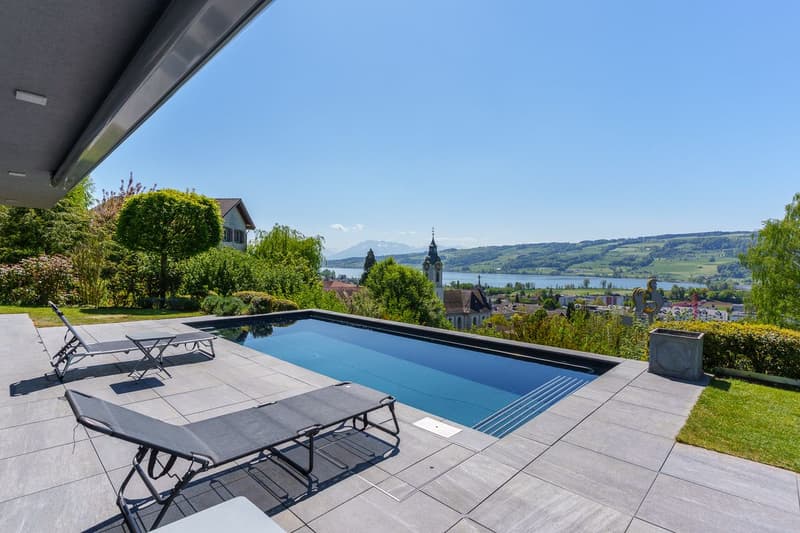 Terrasse mit Pool