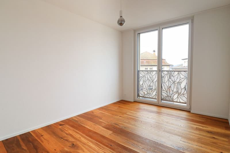 Exclusive 4.5-room apartment with a view & numerous garage spaces (5)