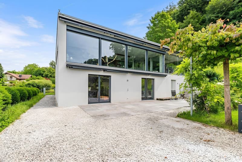 Puristisches 7.5-Zimmer-Einfamilienhaus auf 1'660 m² Traumgrundstück (2)