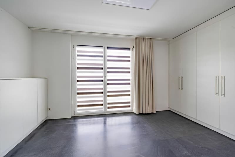 Puristisches 7.5-Zimmer-Einfamilienhaus auf 1'660 m² Traumgrundstück (5)
