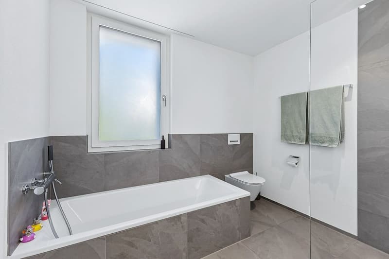 Hochwertiges Architektenhaus mit Pool und viel Privatsphäre (11)
