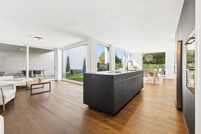 Hochwertiges Architektenhaus mit Pool und viel Privatsphäre (2)