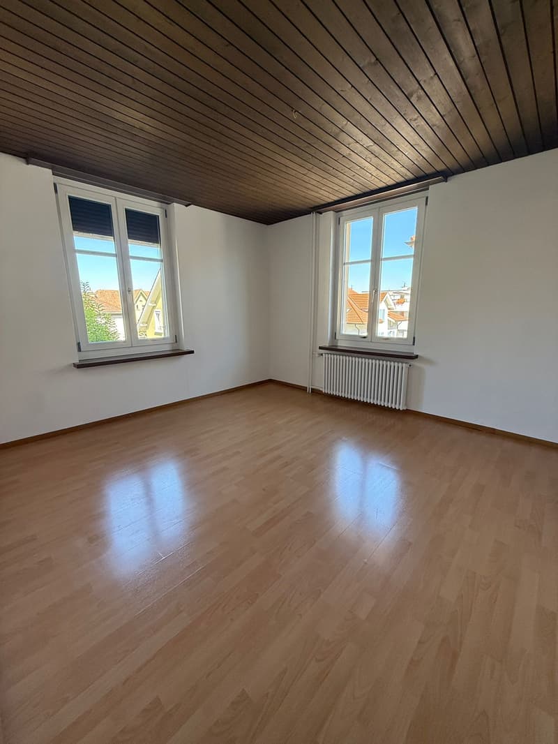Charmante 3.5 Zimmer-Wohnung in Seenähe zu vermieten (3)